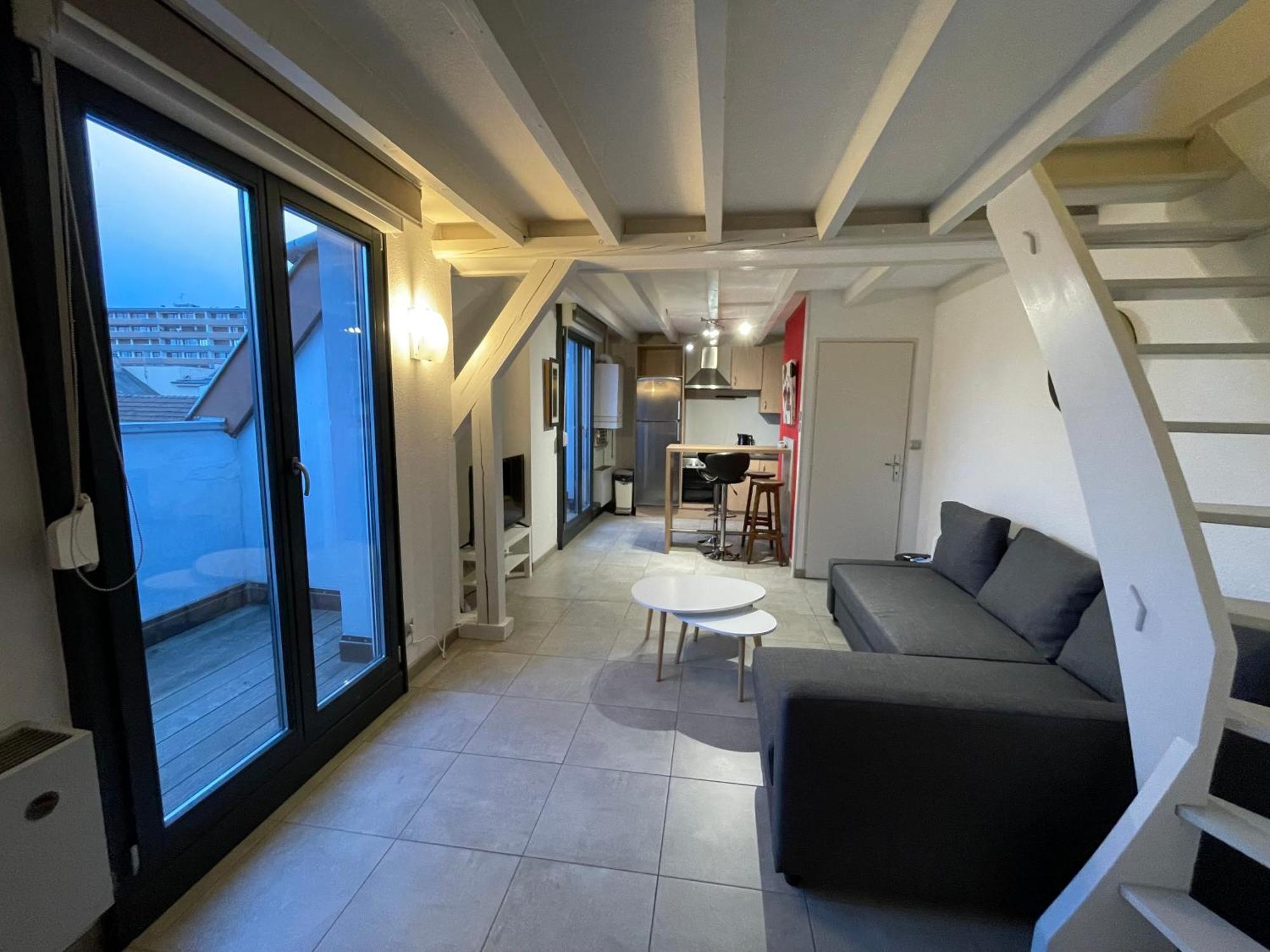 Fathala - Appartement Lumineux En Dernier Etage - Face A La Gare Routiere Sarrebourg Eksteriør bilde