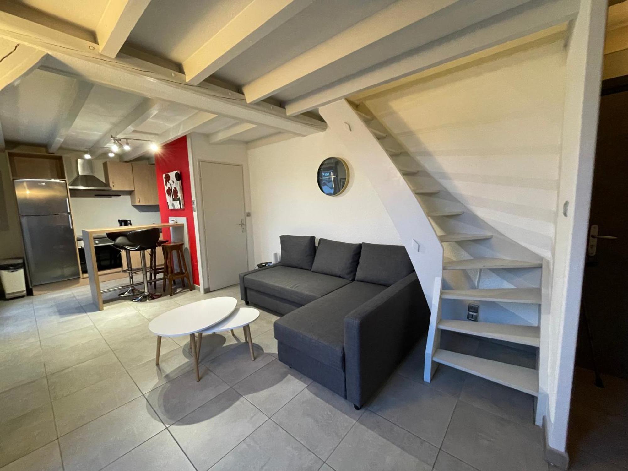 Fathala - Appartement Lumineux En Dernier Etage - Face A La Gare Routiere Sarrebourg Eksteriør bilde