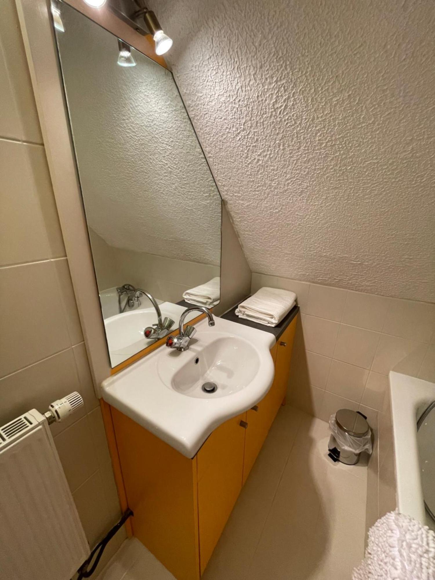 Fathala - Appartement Lumineux En Dernier Etage - Face A La Gare Routiere Sarrebourg Eksteriør bilde